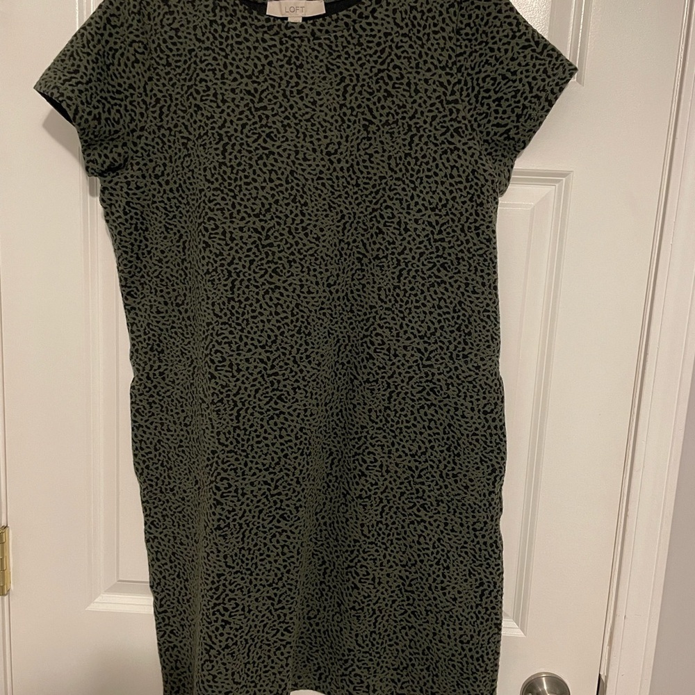 LOFT Green Mini Dress Crew Neck Short Sleeve